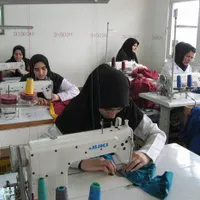 استخدام وسط کار خانم و قد زن خانم