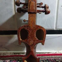 سروز و تنبورگ