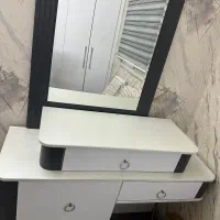 آیینه و میز