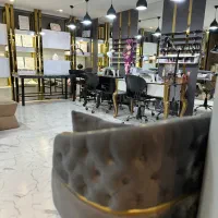 واگذاری-سالن-زیبایی-با-دکور-شیک-وکلیه-لوازم