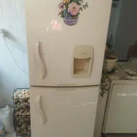 یخچال سالم تمیز و مرتب توی عکس معلوم میشه|یخچال و فریزر|مشهد, ولیعصر (شهرک غرب)|دیوار
