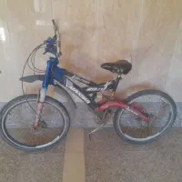 دوچرخه 26کاملاسالم فقط لاستیک جلویه کم ضعیف است|دوچرخه، اسکیت، اسکوتر|رودهن, |دیوار
