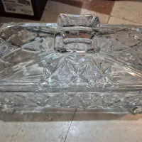 بیسکوئیت خوری با جعبه