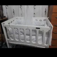 تخت کنار مادر همراه با تشک