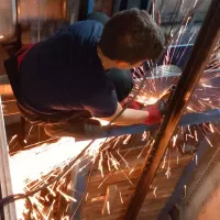 به یک نیرو جهت کار در بخش نصب آسانسور نیازمندیم