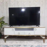 تلویزیون جی پلاس و میز تلویزیون