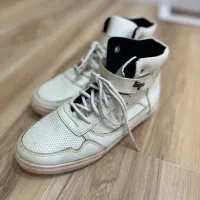 کفش کتونی چرمی سایز ۳۸