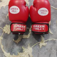 یک جفت دستکش بوکس نو