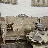 سرویس مبل ومیز غذا خوری و ویترین در حد نو