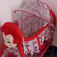 گهواره بغل تختی نوزاد