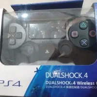 دسته PS4 های کپی طرح اصل را مستقیم از وارد کننده