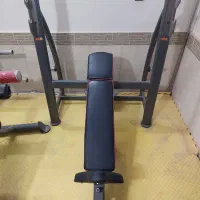 میز پرس سینه. بالا سینه. زیر سینه. میز شکم باشگاهی