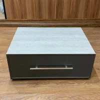 میز کنار سالنی دو کشو و یک باکس جادار|مبلمان خانگی و میز عسلی|تهران, مینی‌سیتی (شهرک نفت)|دیوار