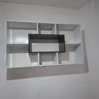 کتابخانه دیواری سالم و تمیز