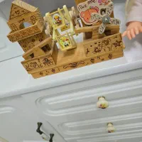 عروسک و.‌.|اسباب‌بازی بچه|بندر انزلی, کلیور|دیوار