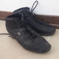 کتونی ورزشی مدل CAT چرم اصل سایز ۴۳|کیف، کفش، کمربند|تهران, اوقاف|دیوار