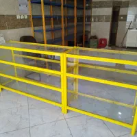 ویترین شیشه ای