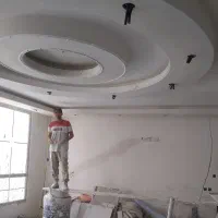 گچکاری،گچ کار،سفید،خرده کاری،نم تبله