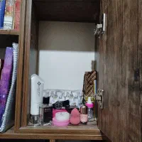 میز و کتابخونه بسیار تمیز بدون ذره ای خرابی|کتابخانه، شلف، قفسه‌های دیواری|پاکدشت, پاکدشت (مامازند)|دیوار