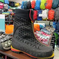 کفش قارتال یک و نیم پوش کاملا نو