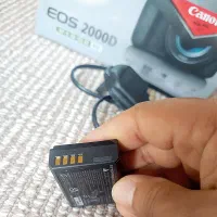 canon 2000d|دوربین عکاسی و فیلم‌برداری|بندر دیر, |دیوار