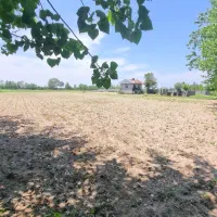 ۳۵۰۰ متر کاملا مسکونی قابل تفکیک و بنای کلنگی