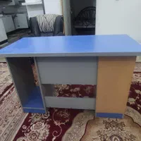 میز کامپیوتر و تحریر سالم و تمیز|میز تحریر و کامپیوتر|شیراز, شهرک صادقیه|دیوار