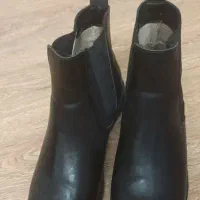 تعدادی کفش زنانه
