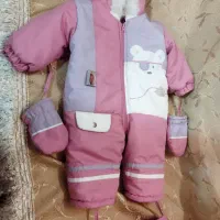 کاپشن نوزادی تاسه ماهه همراه با دستکش و جوراب سرهم