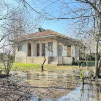 خانه و محوطه هکتاری