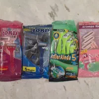 انواع خودتراش(ژیلت های ۵،۶تیغ و۳تیغ)باقیمت مناسب|آرایشی، بهداشتی، درمانی|سراب, |دیوار