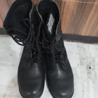 پوتین نو|کیف، کفش، کمربند|زاهدان, |دیوار