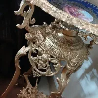 کنار سالنی زیبا و شیک