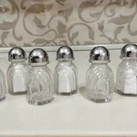 لیوان و نمکدان پرده ای فرانسه و نعلبکی ارکوپال|ظروف سرو و پذیرایی|قم, باجک یک|دیوار