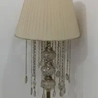 آباژور ایستاده
