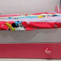 تخت نوزاد نوجوان|تخت و صندلی بچه|رشت, رودباری|دیوار