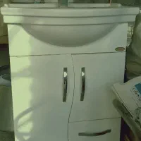 روشویی کابینتی همراه آیینه و باکس و شیر( کارکرده)