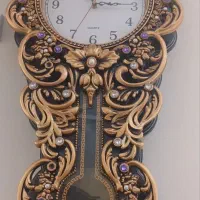 ساعت دیواری و شومیز