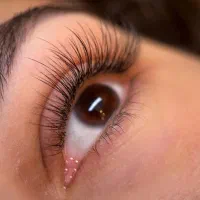 نیازمند به مدل برای اکستنشن مژه