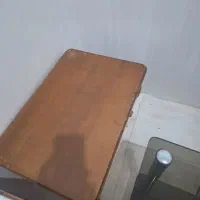 تعدادی میز ،سالم و بدون شکستگی