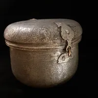 ظرف مسی قاجاری یا صفوی|کلکسیون اشیاء عتیقه|کاشان, بازار کاشان|دیوار