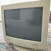 مانیتور کامپیوتر سالم