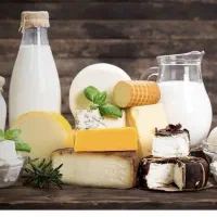 فروشنده مغازه لبنیاتی