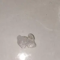 دوعدد سنگ مشکوک به الماس
