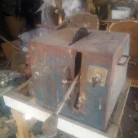 فارسی بر وچرخ خیاطی فروشی