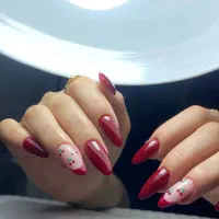 خدمات کاشت و ترمیم ناخن 300|خدمات آرایشگری و زیبایی|اصفهان, مهرآباد|دیوار