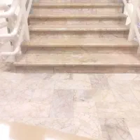 یه باب مغازه به همراه گاراژ