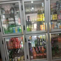 یک مغازه سوپری باتمام وسایل به فروش میرسید