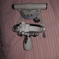 دوربین ترازیاب یوشیکاتا