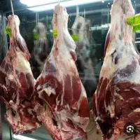 یک نفر قصاب و یک کارگر ساده